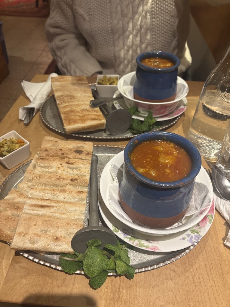 رستوران تخت طاووس